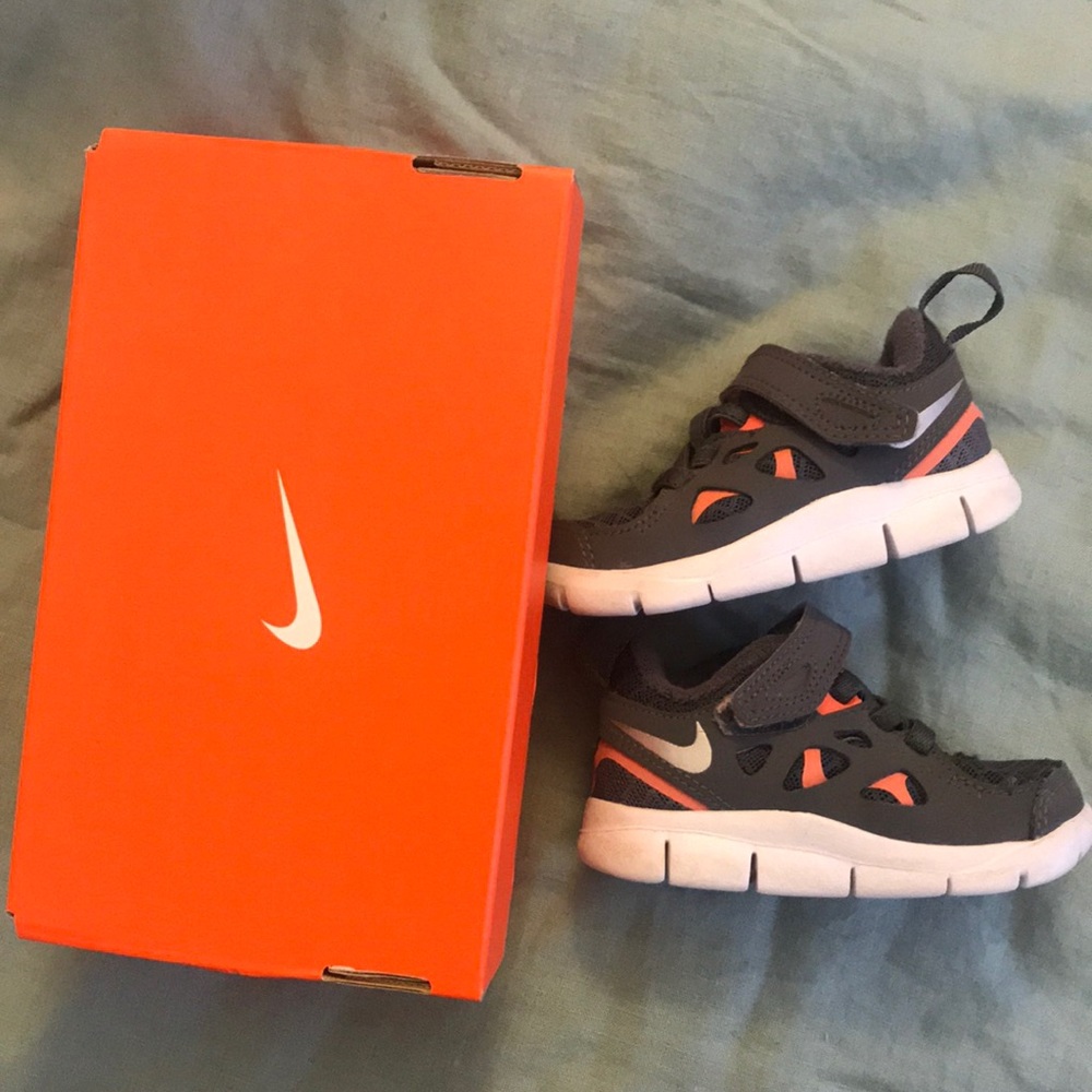 Girls’ Nike Free Run 2.0 Sneakers GREAT CONDITION!